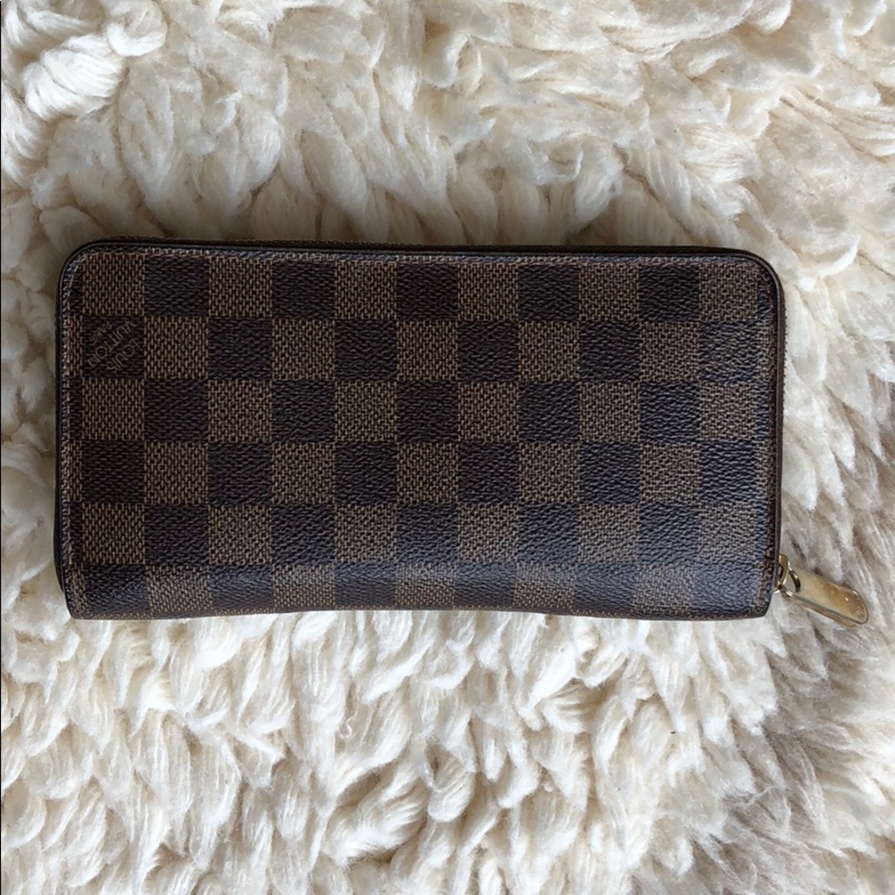 Louis Vuitton Zippy Wallet